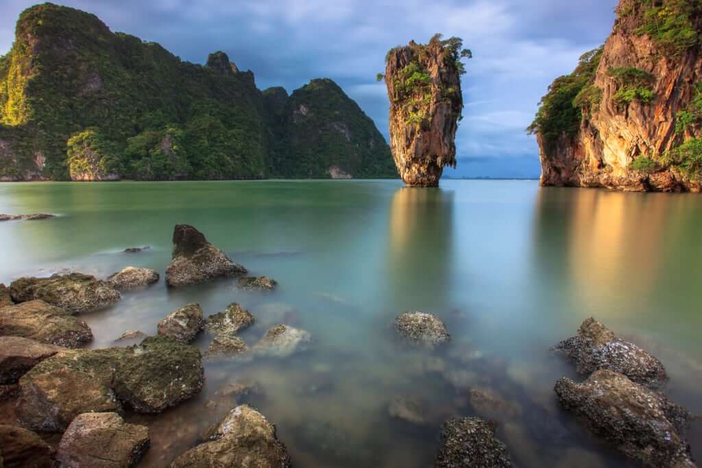 Discover JAMES BOND ISLAND